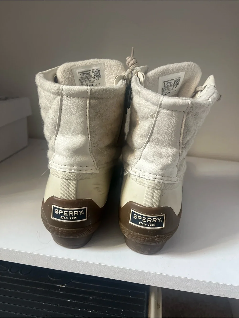 Sperry Women's Cream Lace-Up Insulated Duck Boots